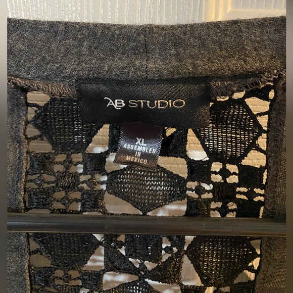 AB Studio Ab studio cardigan. Xl. 
Draped open front, Crochet back, Long sleeve - Picture 3 of 3